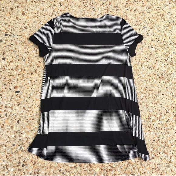 NWT Spence Black Ivory Striped Geometric Tunic L - Picture 7 of 7